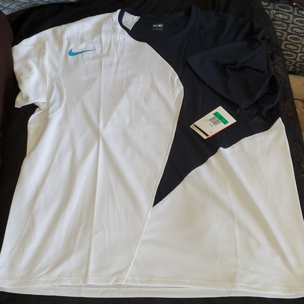 💚Dark blue( almost black) workout shirt